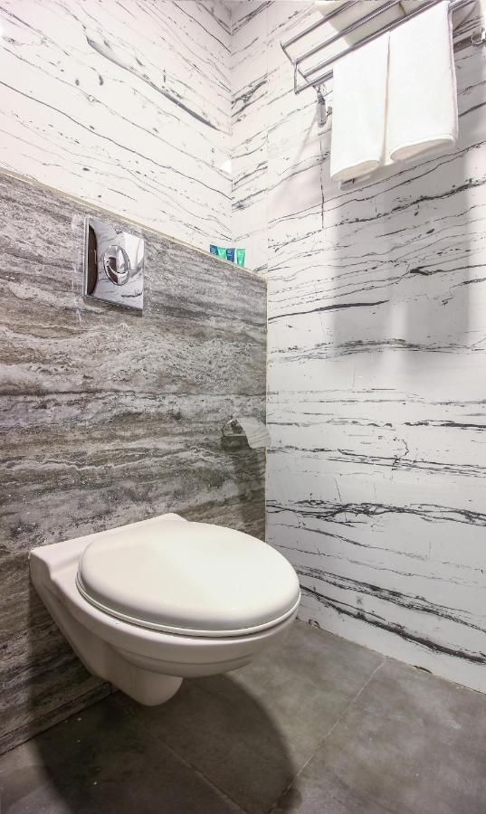 Treebo Address Inn, Banjara Hills Hajdarabad Zewnętrze zdjęcie