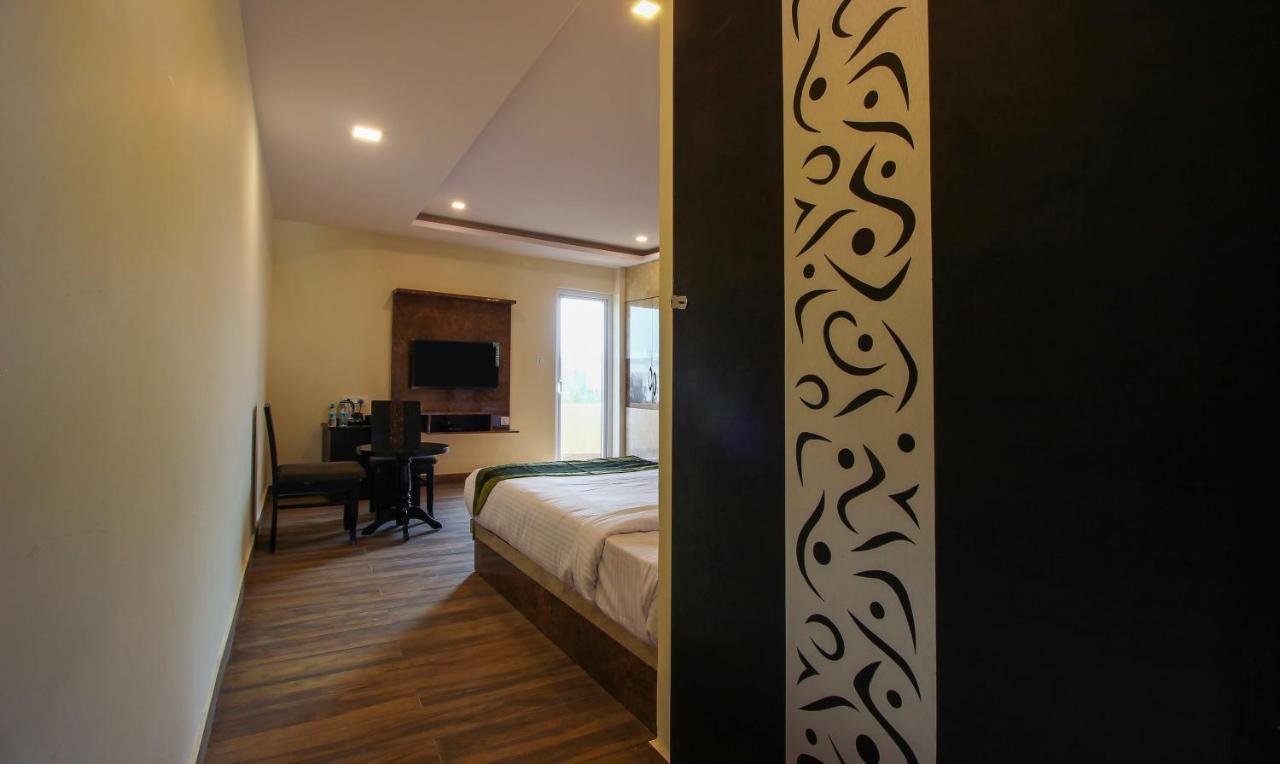 Treebo Address Inn, Banjara Hills Hajdarabad Zewnętrze zdjęcie
