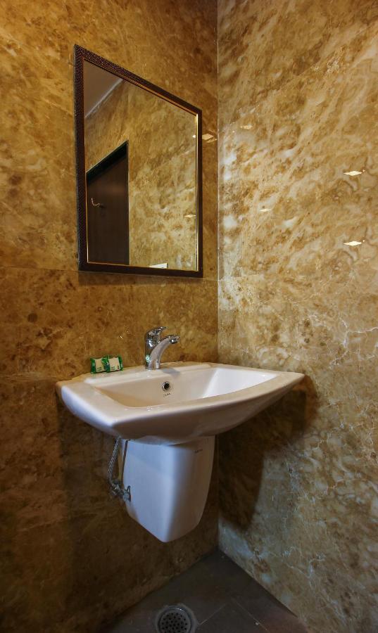 Treebo Address Inn, Banjara Hills Hajdarabad Zewnętrze zdjęcie