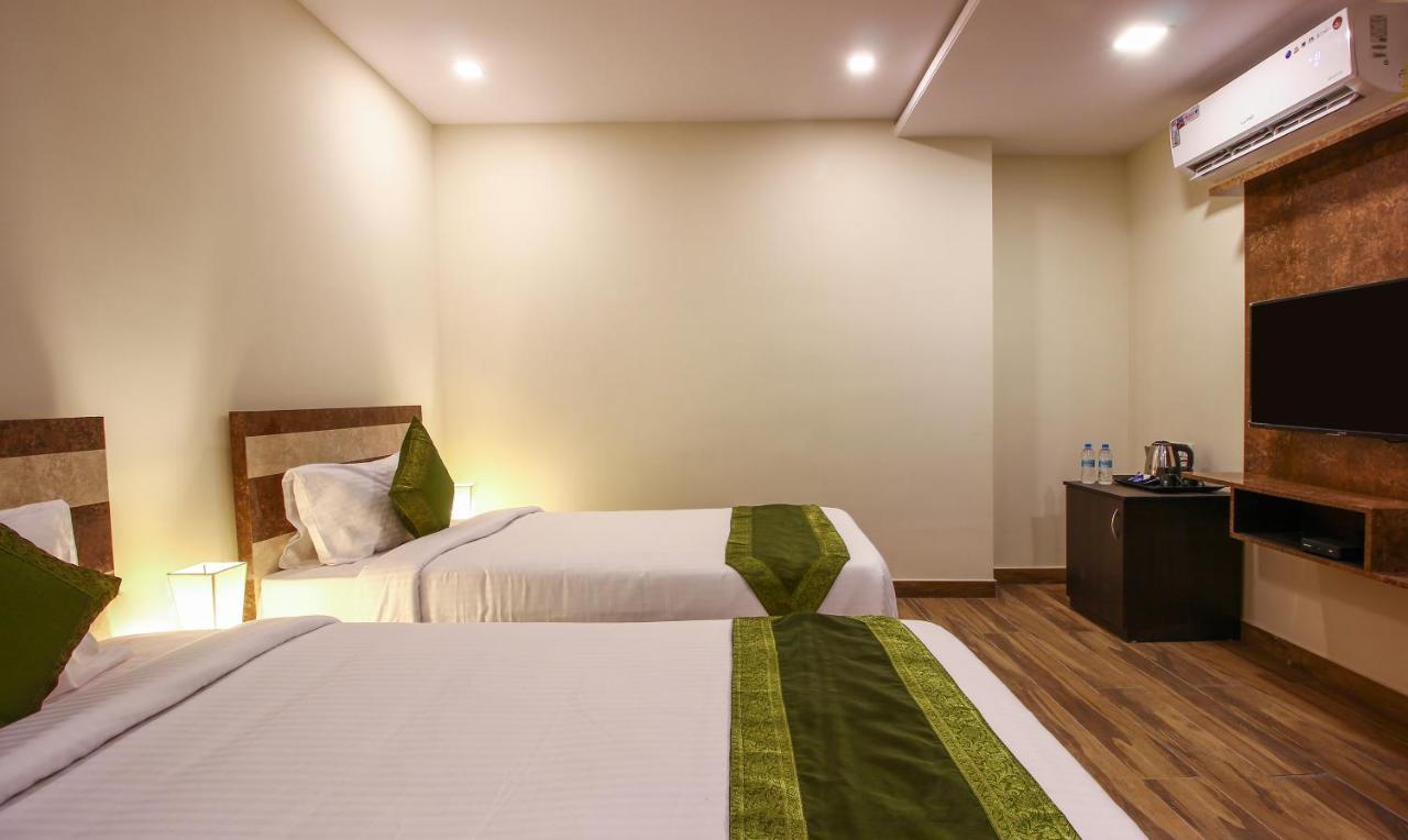 Treebo Address Inn, Banjara Hills Hajdarabad Zewnętrze zdjęcie