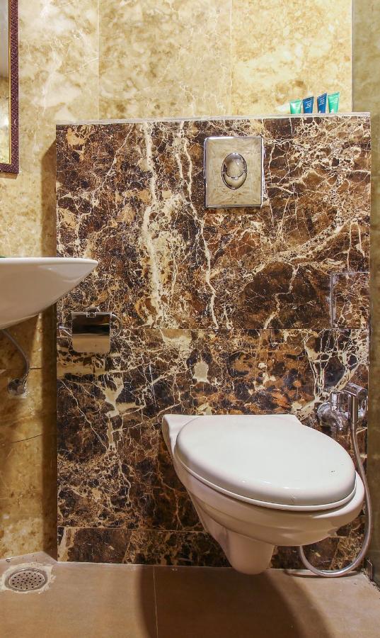 Treebo Address Inn, Banjara Hills Hajdarabad Zewnętrze zdjęcie