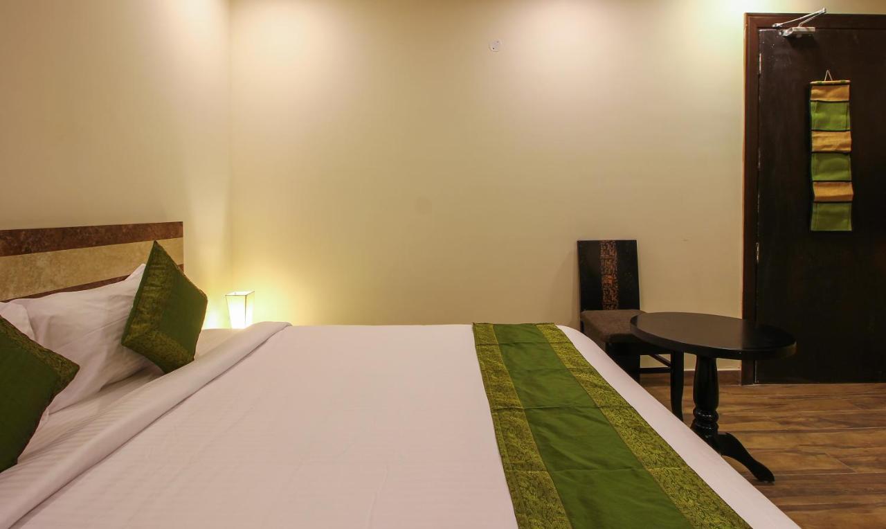 Treebo Address Inn, Banjara Hills Hajdarabad Zewnętrze zdjęcie