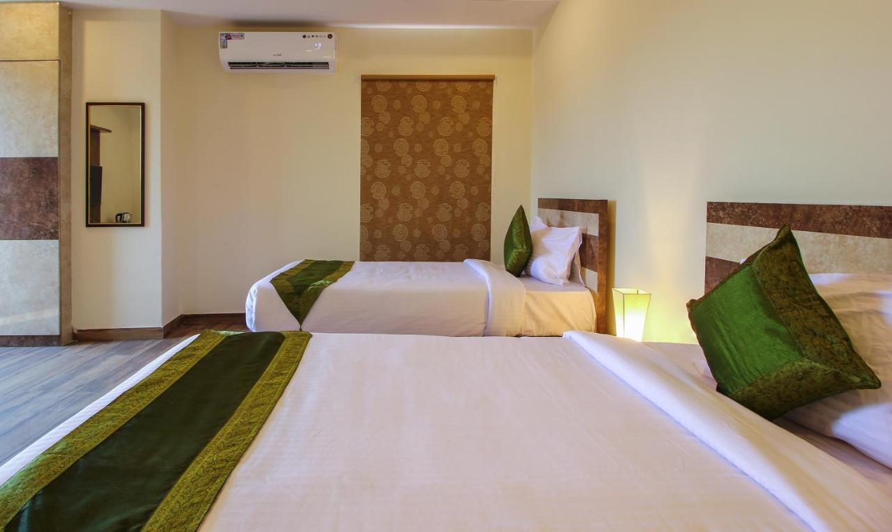 Treebo Address Inn, Banjara Hills Hajdarabad Zewnętrze zdjęcie