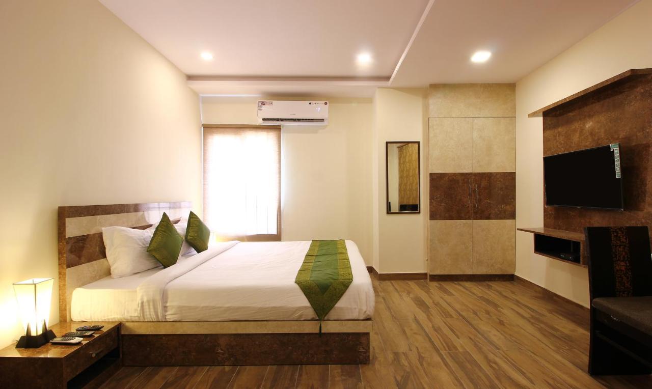 Treebo Address Inn, Banjara Hills Hajdarabad Zewnętrze zdjęcie